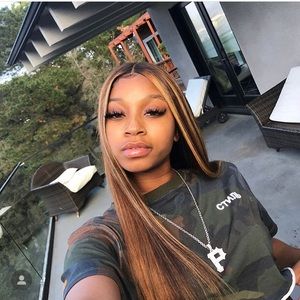 Meet your Posher, Monique